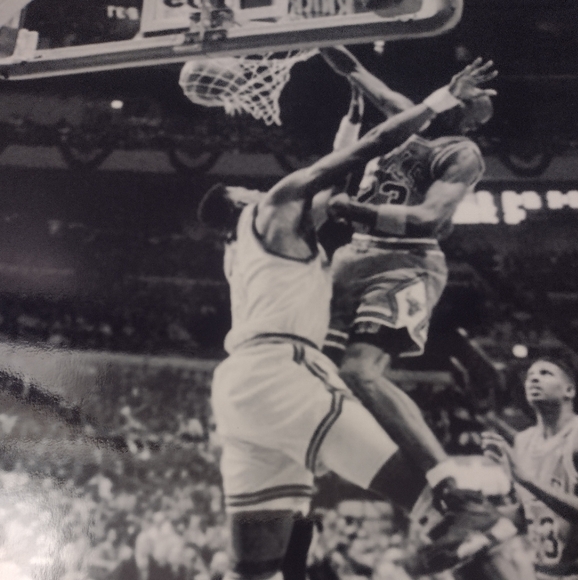 MICHAEL JORDAN DUNKS💥ON EWING  8.5x11 REPRINT 3 POSTER GLOSSY B/W BUNDLE SET!🔥 - Picture 10 of 16